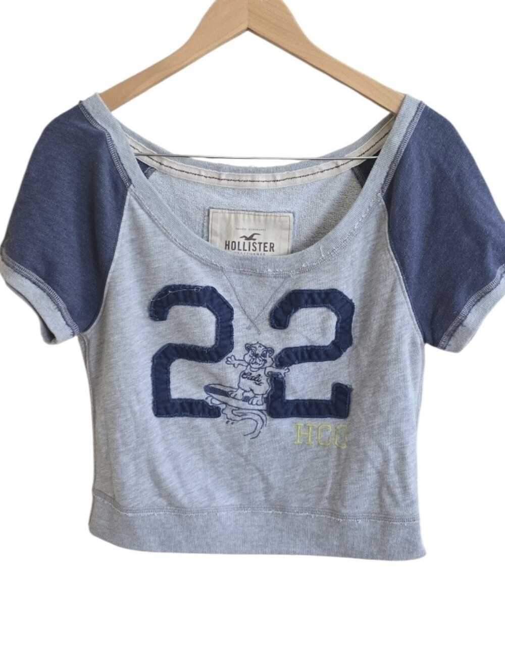 Vintage Y2K Hollister Navy & Gray Short Sleeve Sweater Crop Top. Size Medium